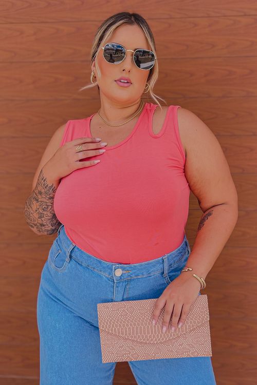 Regata ombro vazado plus size rosa