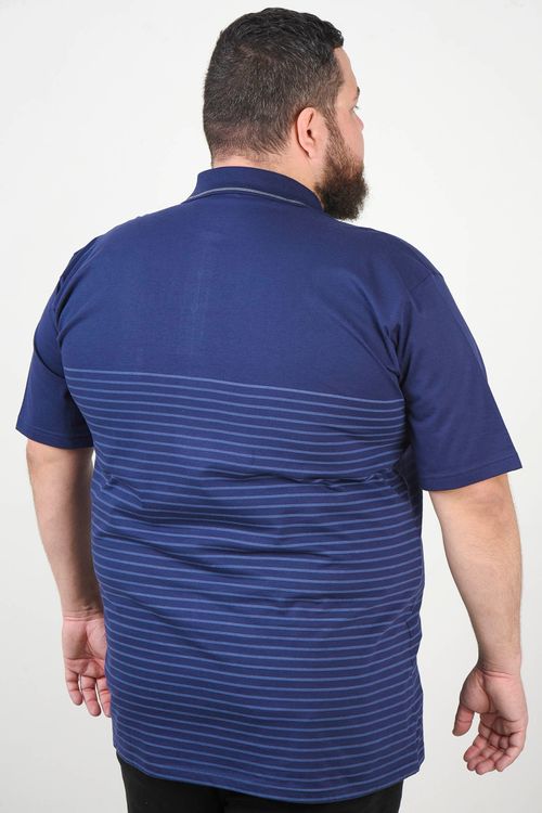 Camisa polo listrada com bolso plus size azul marinho