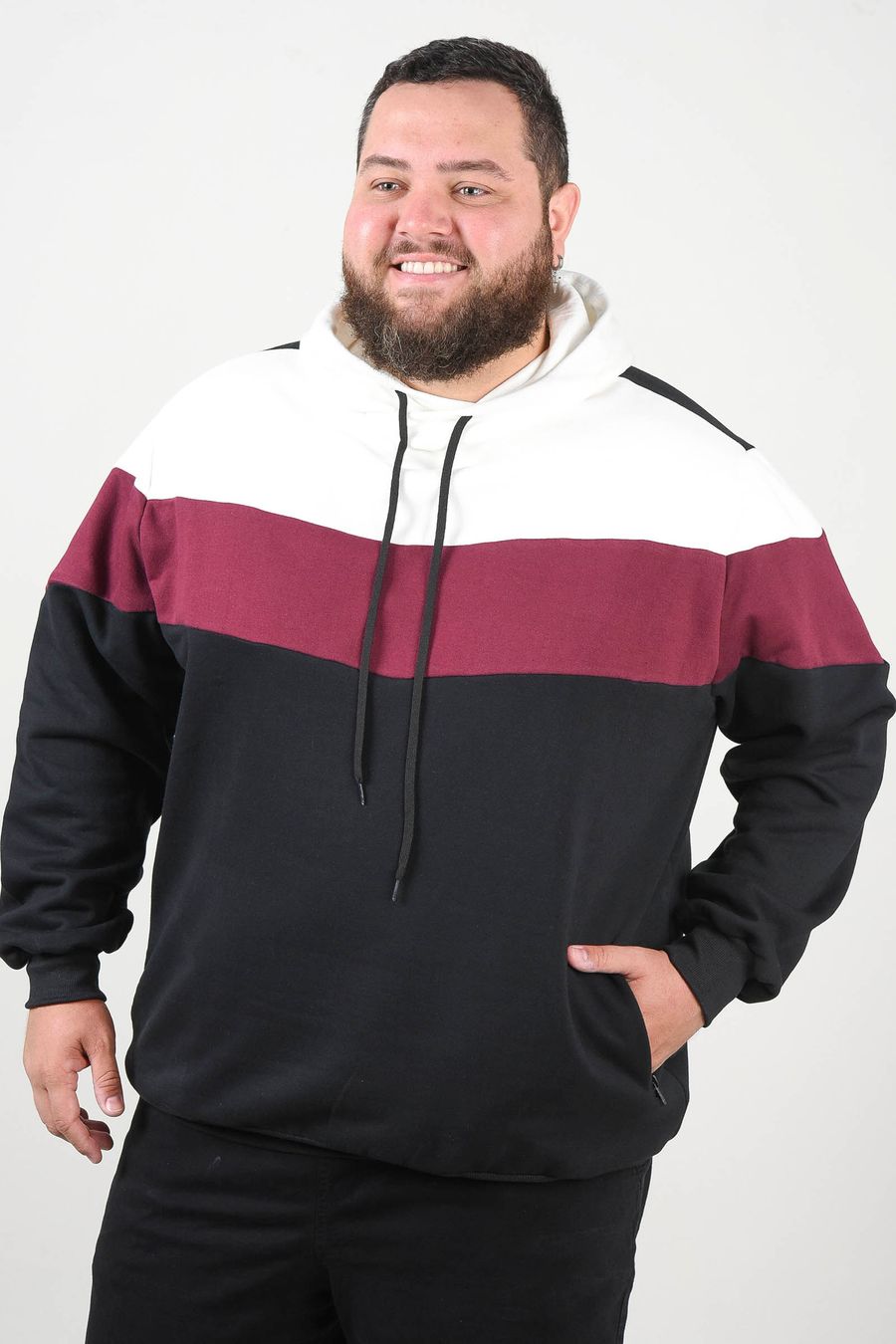 Blusão moletom fechado recortes plus size preto