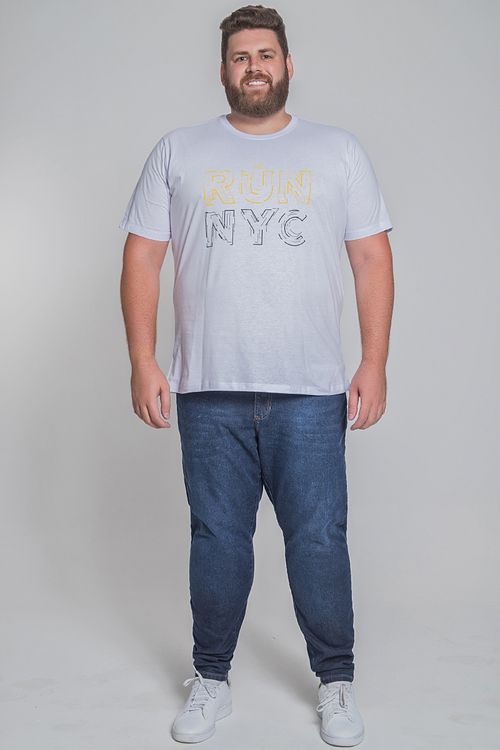Camiseta com estampa run nyc plus size branco