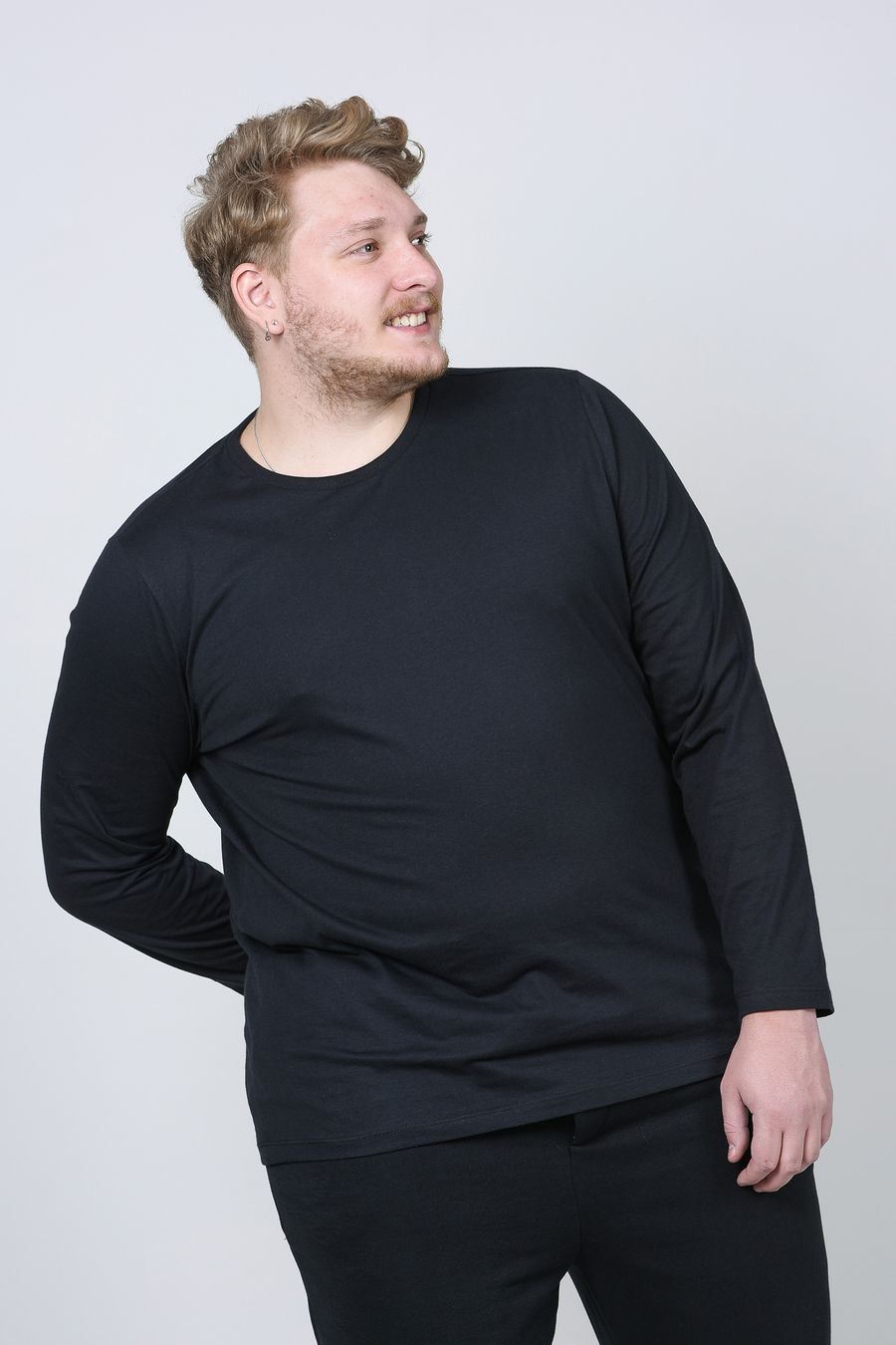 Camiseta manga longa malha plus size preto