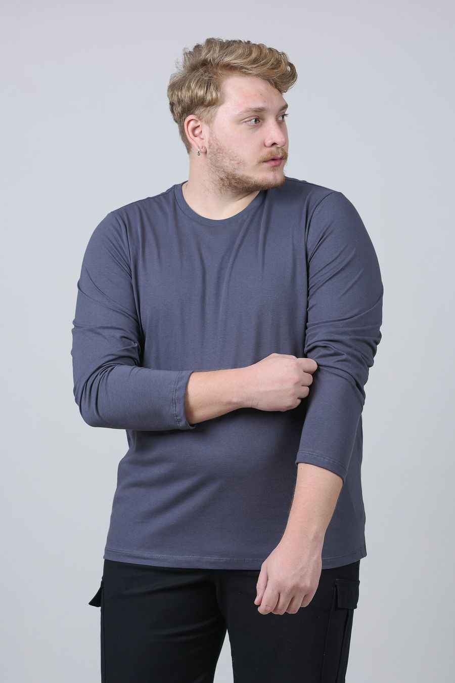 Camiseta manga longa malha plus size cinza chumbo