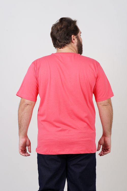 Camiseta com estampa localizada plus size coral
