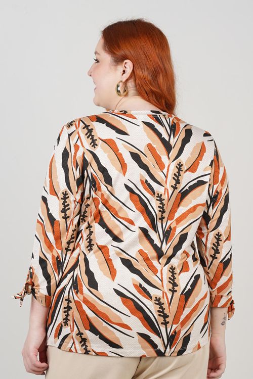 Blusa estampada com nó na manga plus size bege