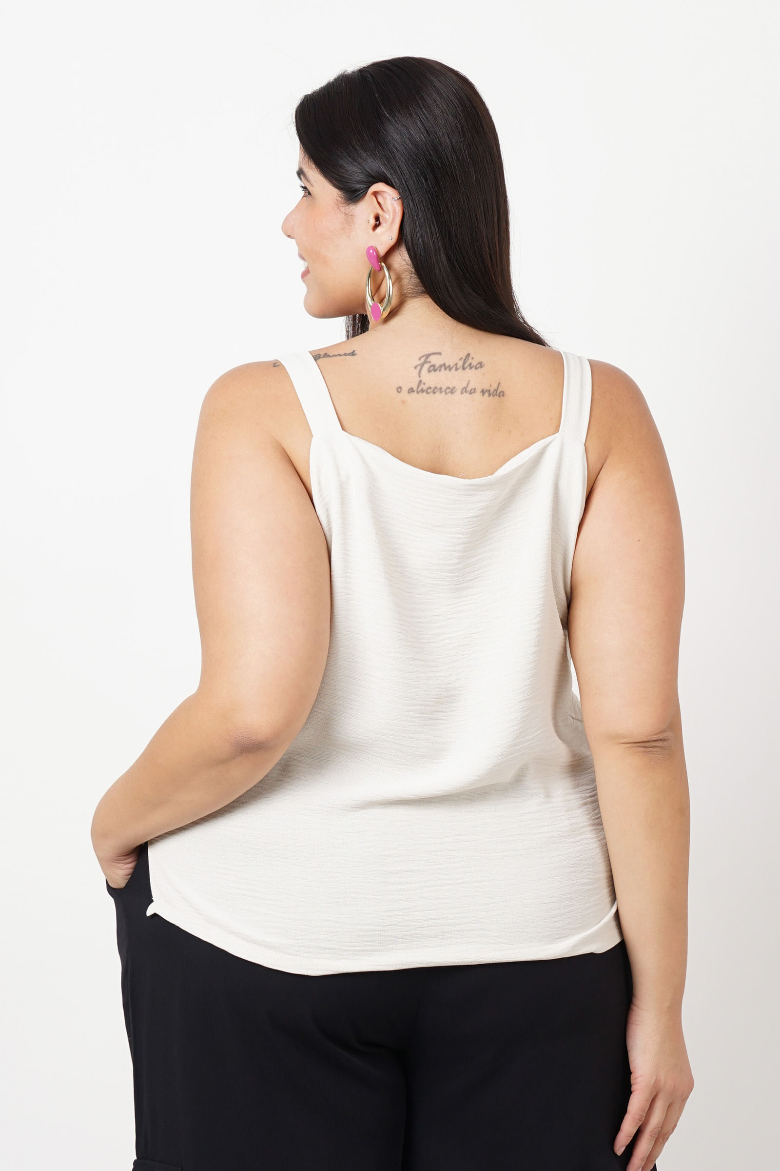 Regata-lisa-de-tecido-plano-plus-size_0008_4