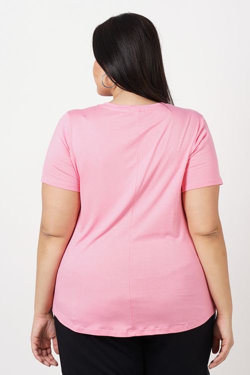 T-shirt básica decote v plus size. rosa