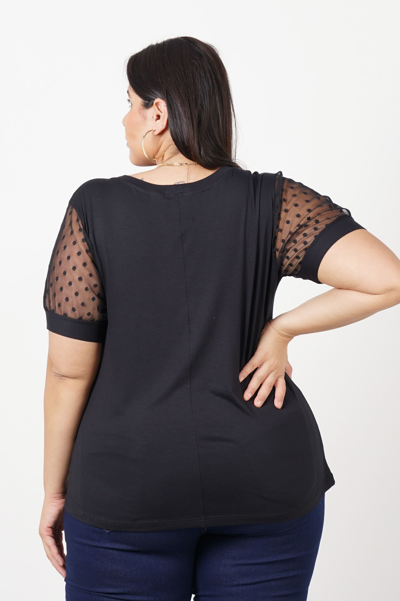 Blusa-de-malha-com-tule-na-manga-plus-size