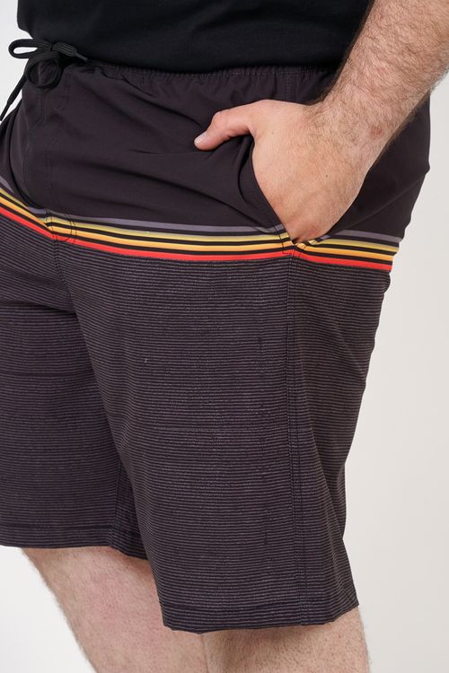 Bermuda de tactel estampado plus size preto