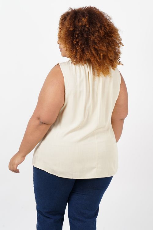 Regata com franzido na gola plus size bege