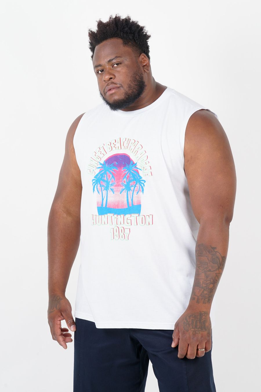 Regata com estampa coqueiros plus size branco