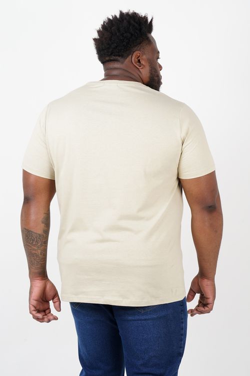 Camiseta com estampa folhagem plus size bege