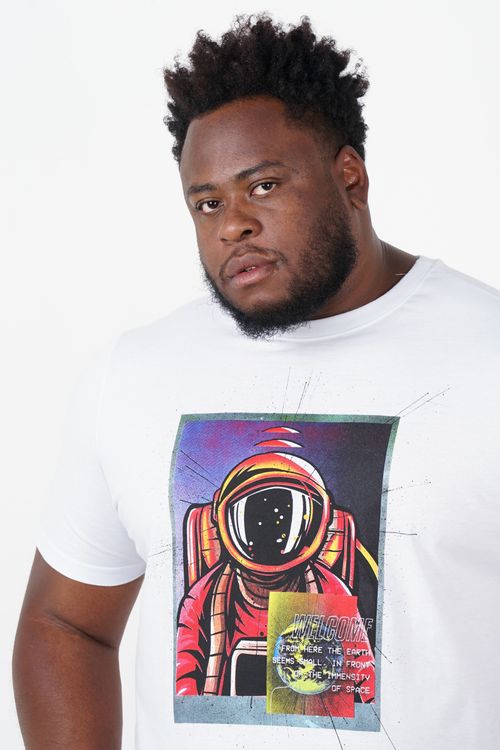 Camiseta estampada espaço plus size branco