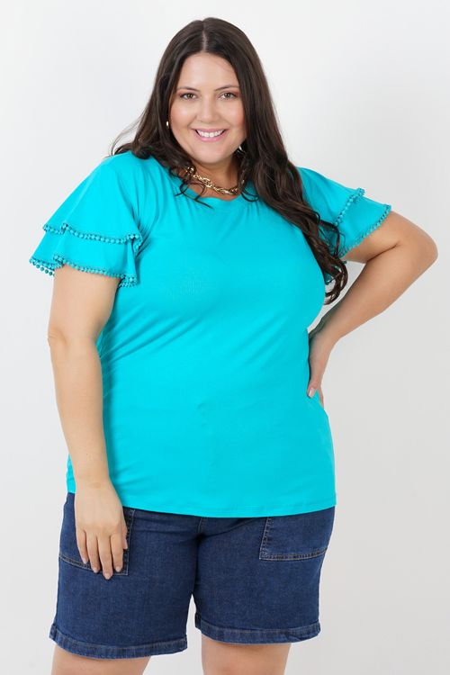 Blusa com babado duplo na manga e aviamento plus size azul
