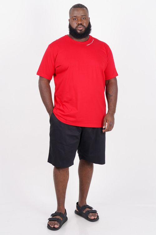 Camiseta com estampa na gola e manga plus size vermelho