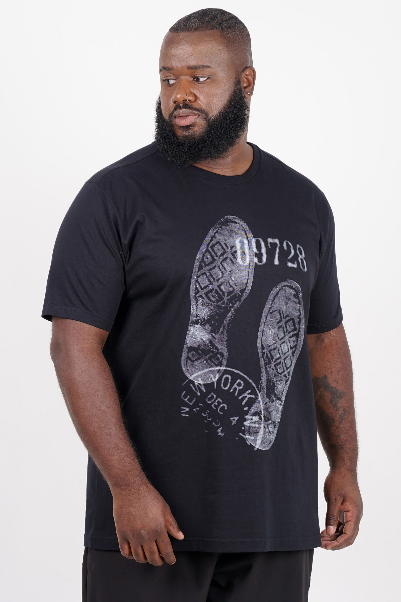 Camiseta-com-estampa-pegada-plus-size