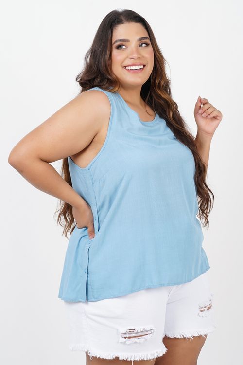 Regata de viscose com botões na lateral plus size azul