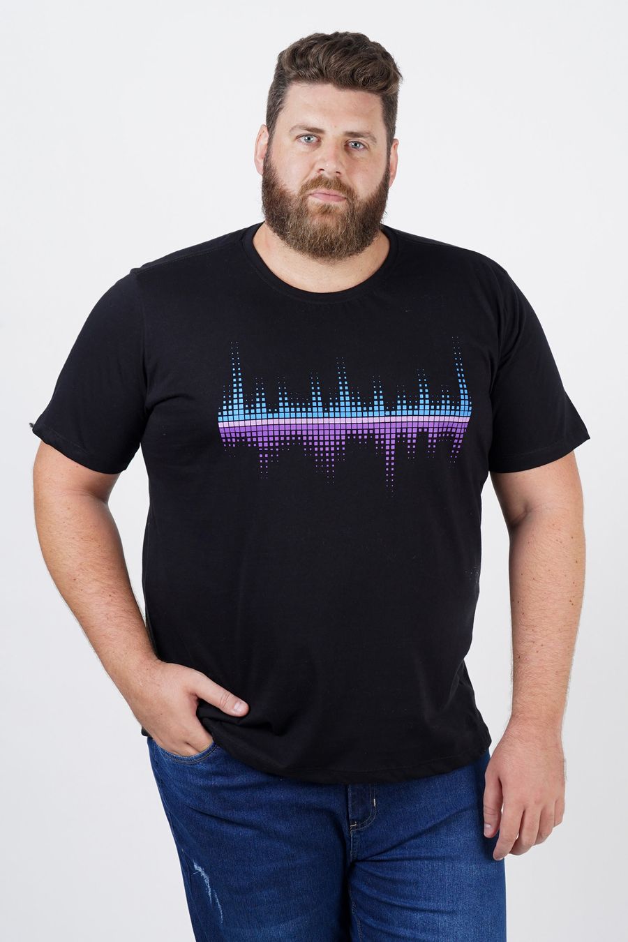 Camiseta com estampa music plus size preto