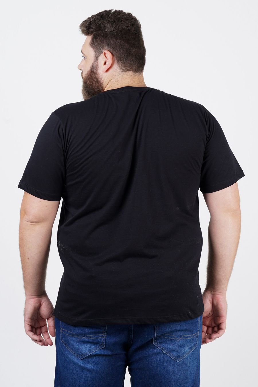 Camiseta com estampa music plus size preto