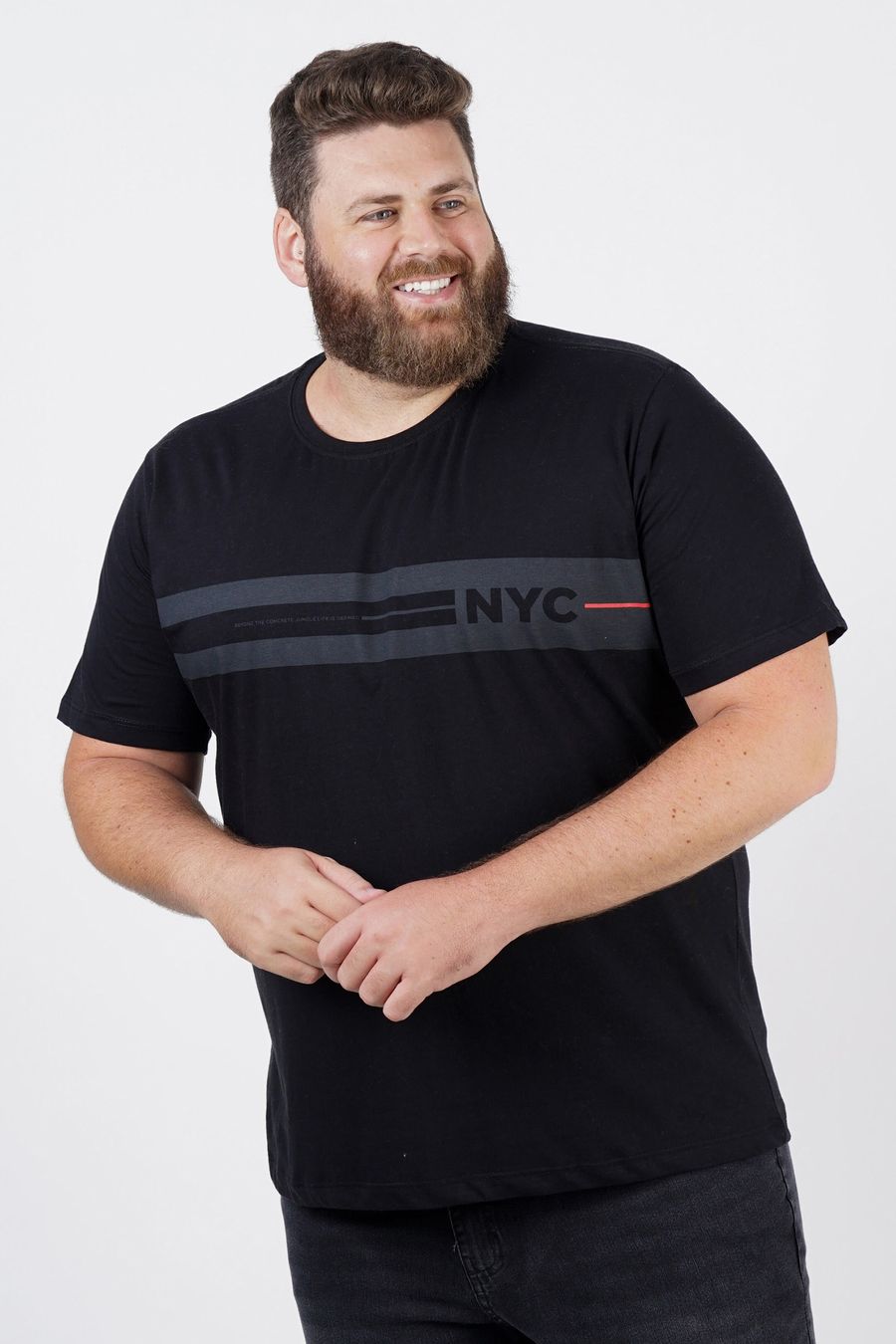 Camiseta com estampa nyc plus size preto