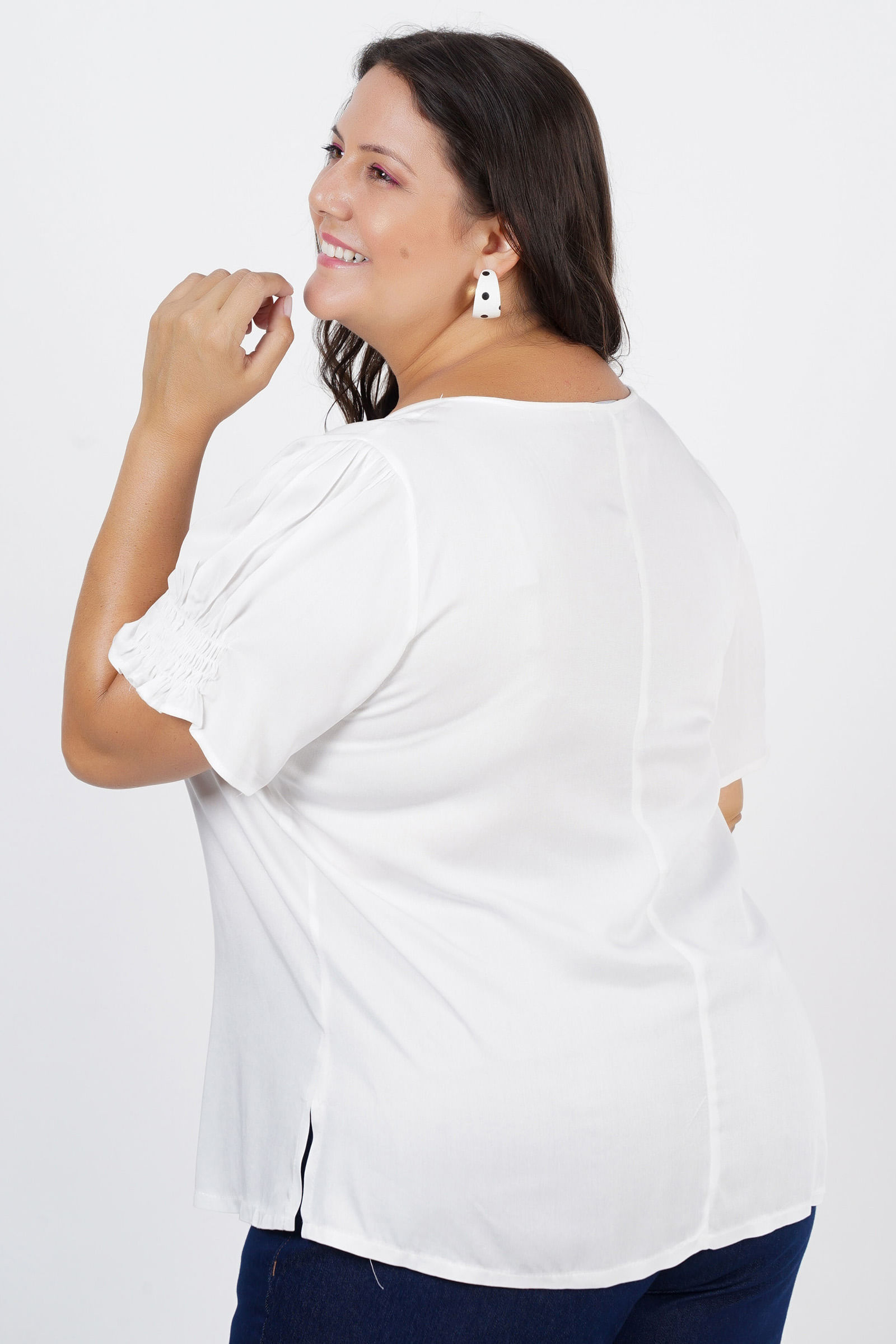 Blusa-de-viscose-com-franzido-na-manga-plus-size_9514_2