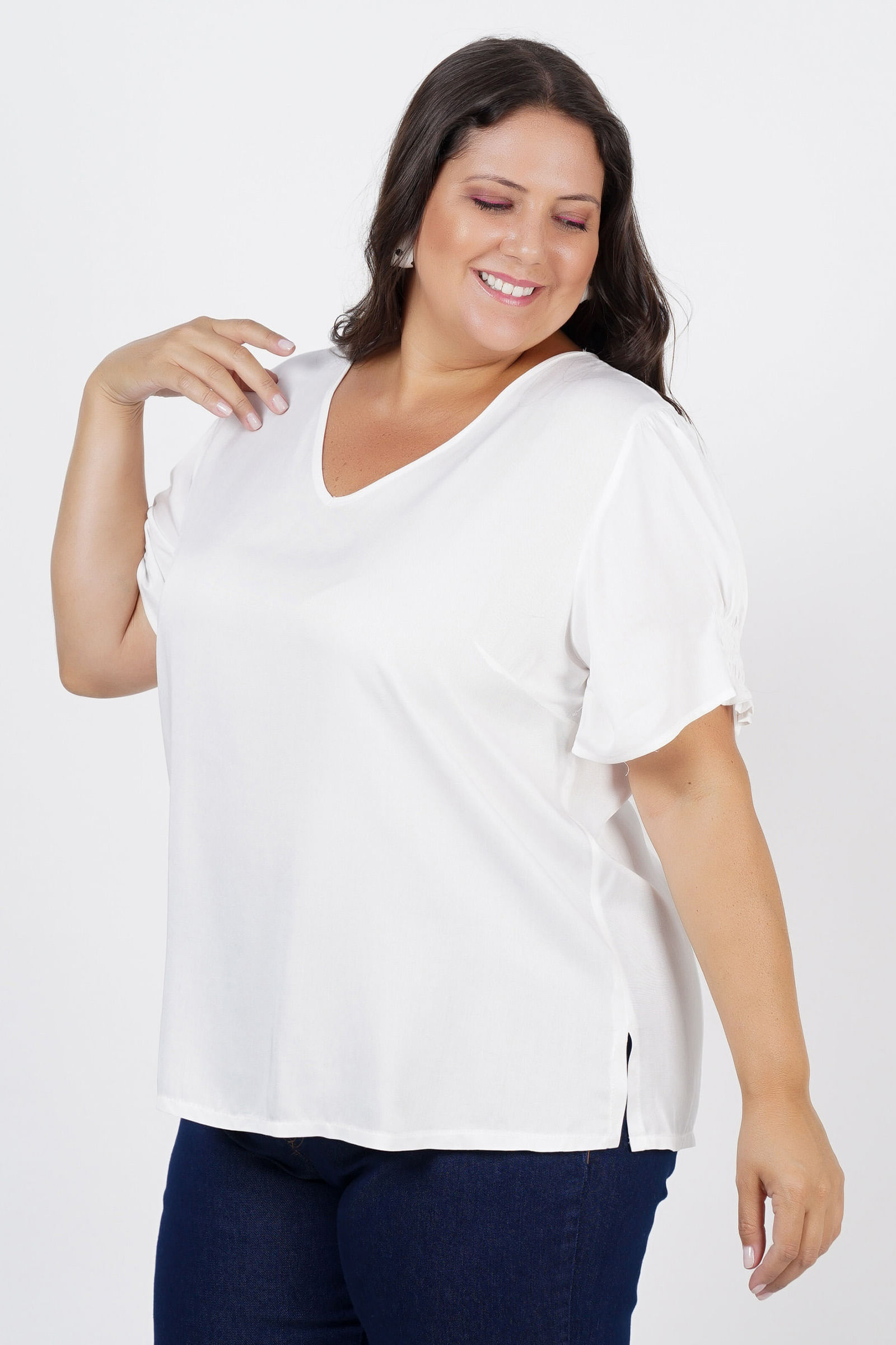 Blusa-de-viscose-com-franzido-na-manga-plus-size_9514_4
