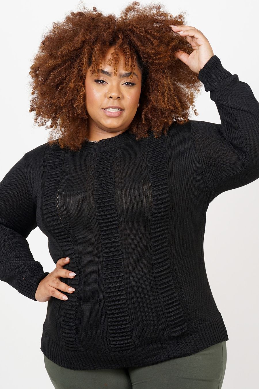 Blusa tricot pontos diferenciados plus size preto
