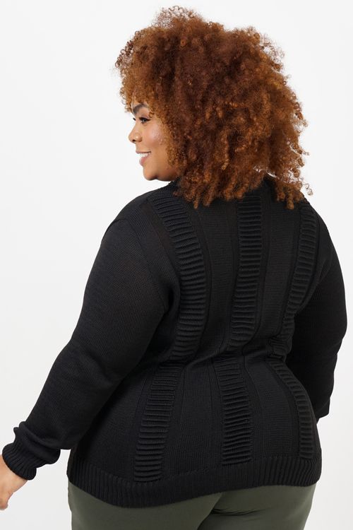 Blusa tricot pontos diferenciados plus size preto