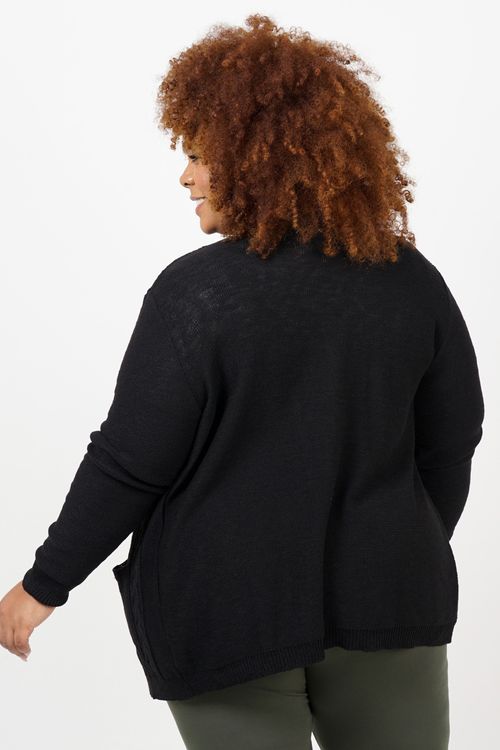 Casaco  fio flame com  bolsos plus size preto