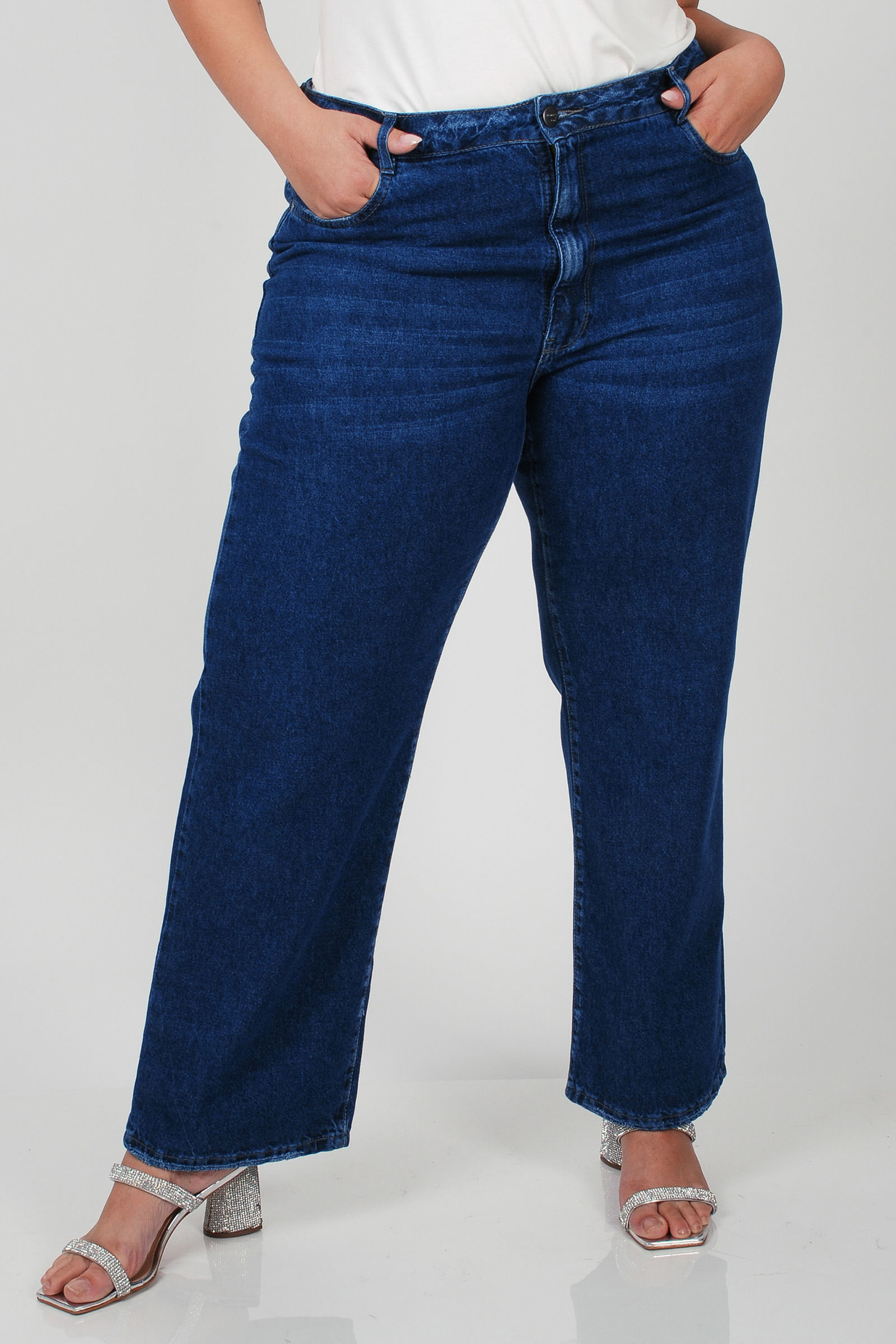 Calca-feminina-reta-jeans-plus-size