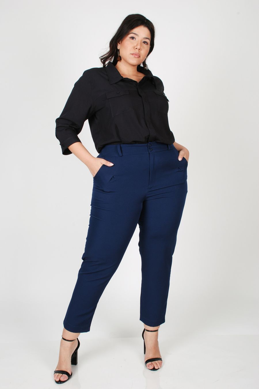Calça feminina alfaiataria plus size  azul marinho
