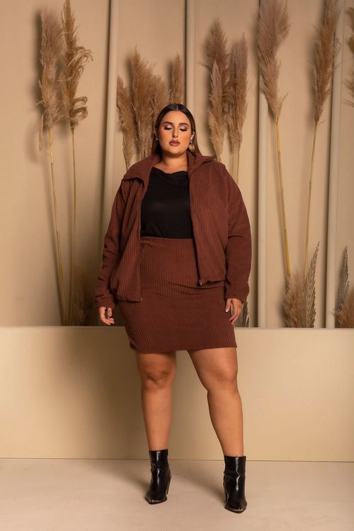 Jaqueta Curta Veludo Marrom Plus Size