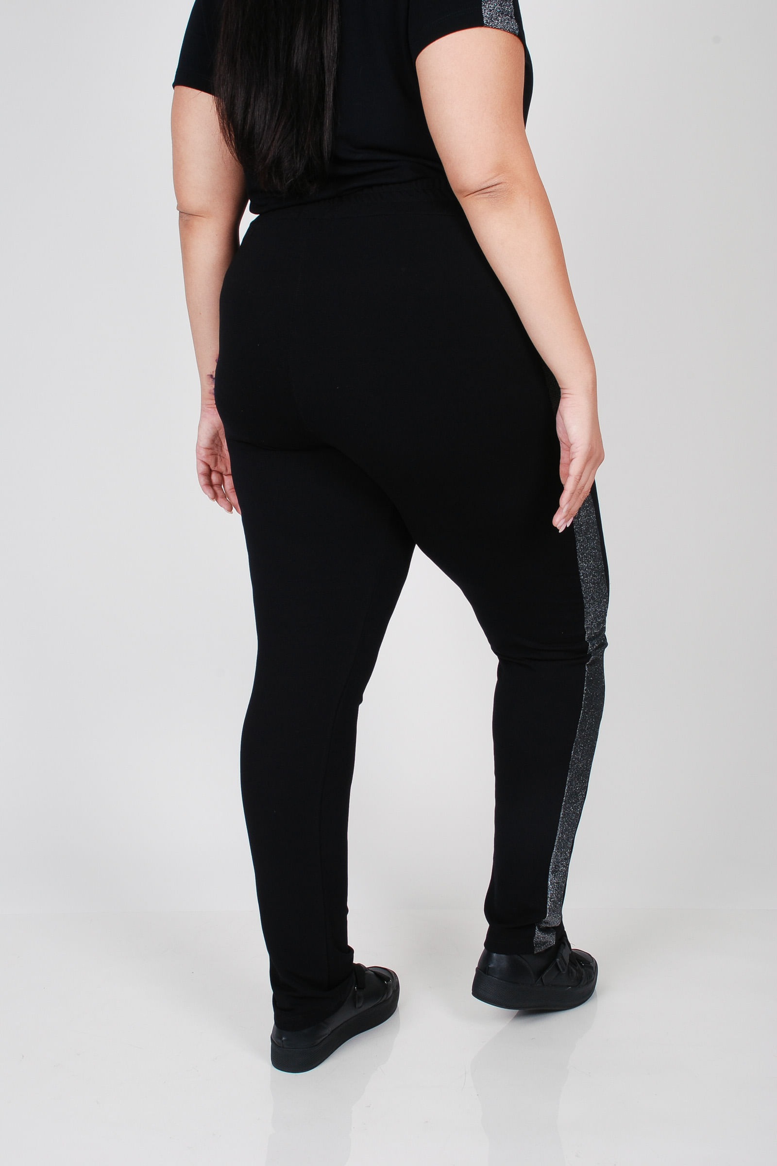 CALCA-DE-MOLETINHO-COM-FAIXA-METALIZADA-PLUS-SIZE_0026_3