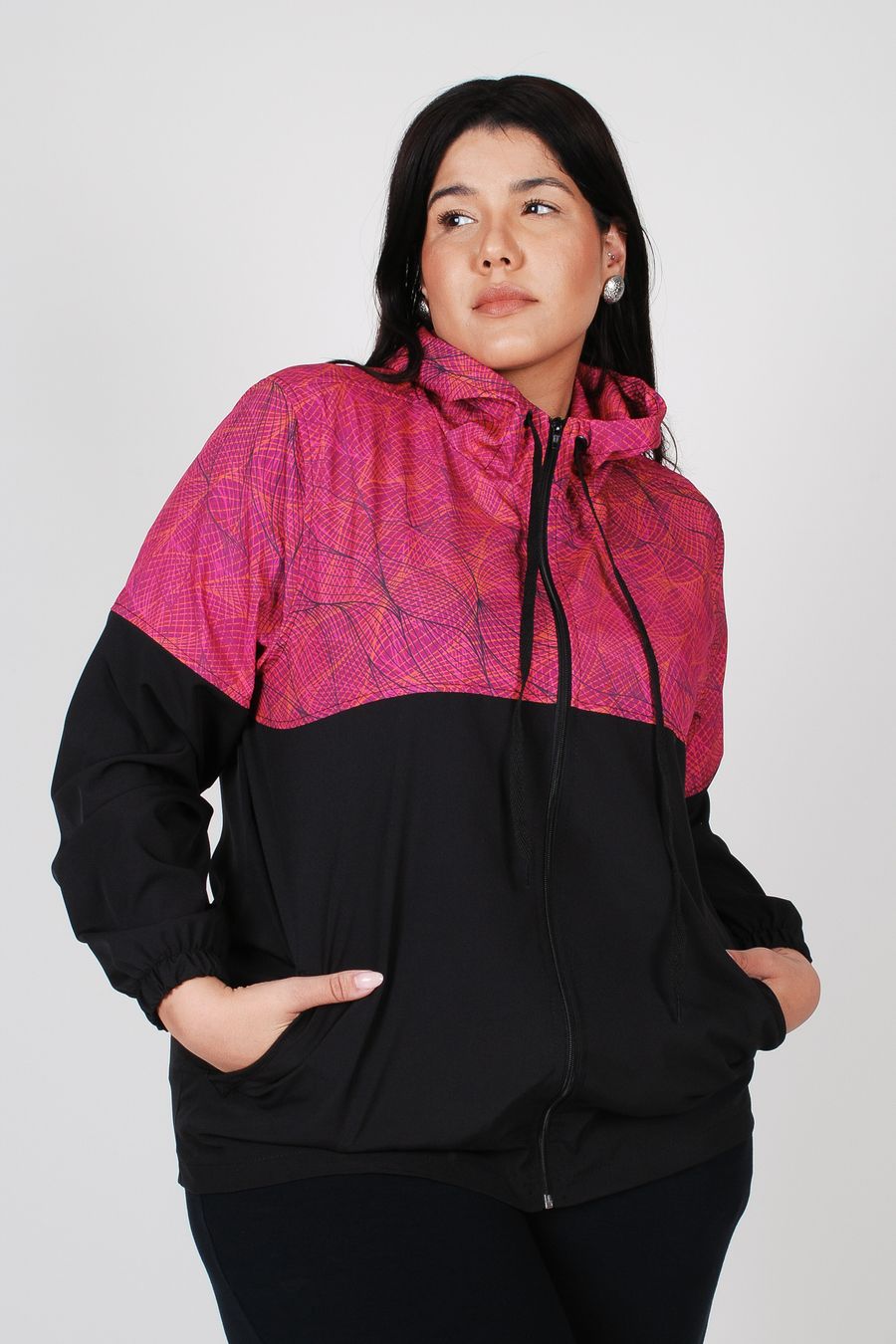 Jaqueta corta vento bloco de cor plus size preto