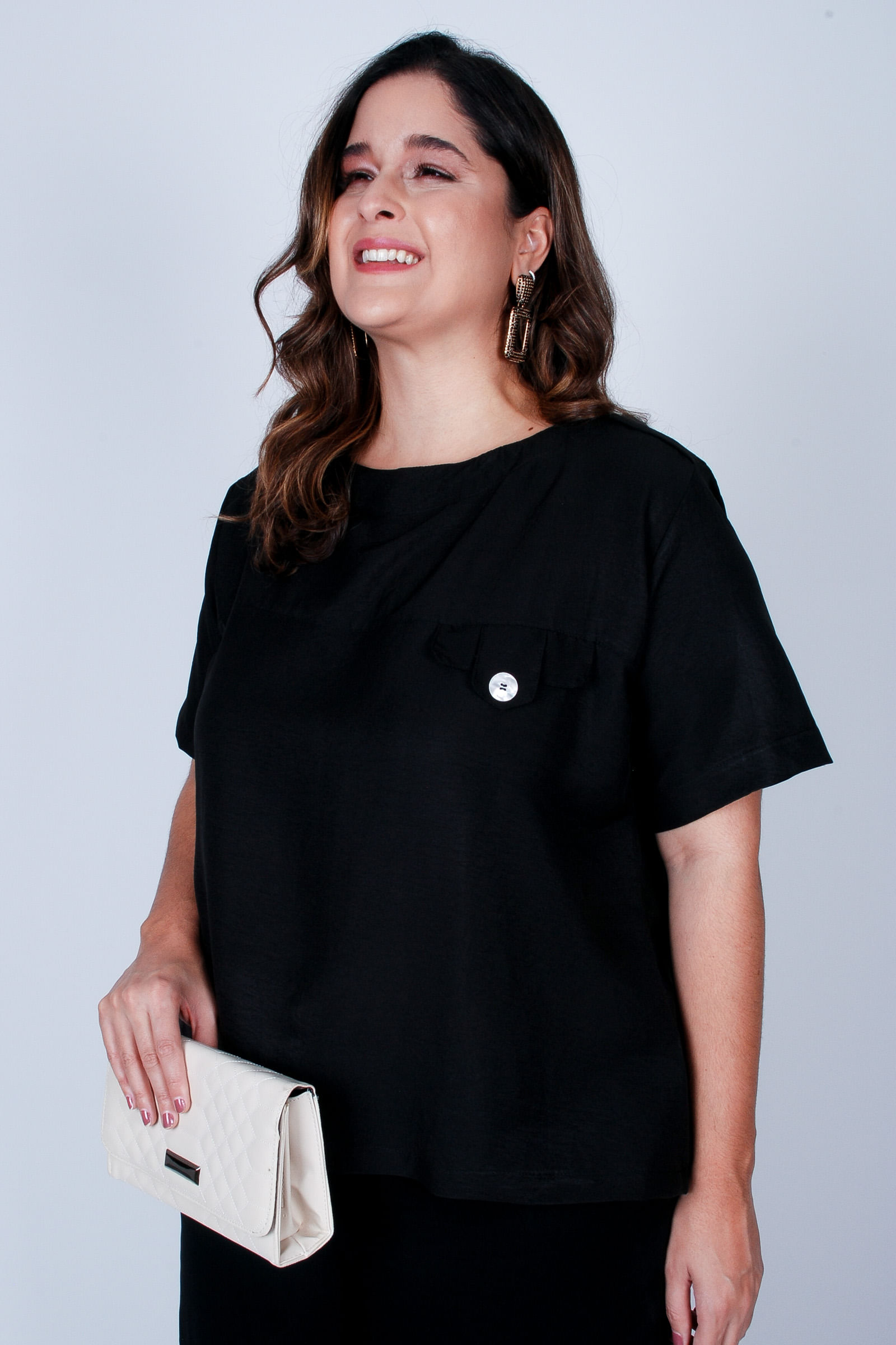 BLUSA-MANGA-CURTA-COM-MARTINGALES-PLUS-SIZE_0026_2