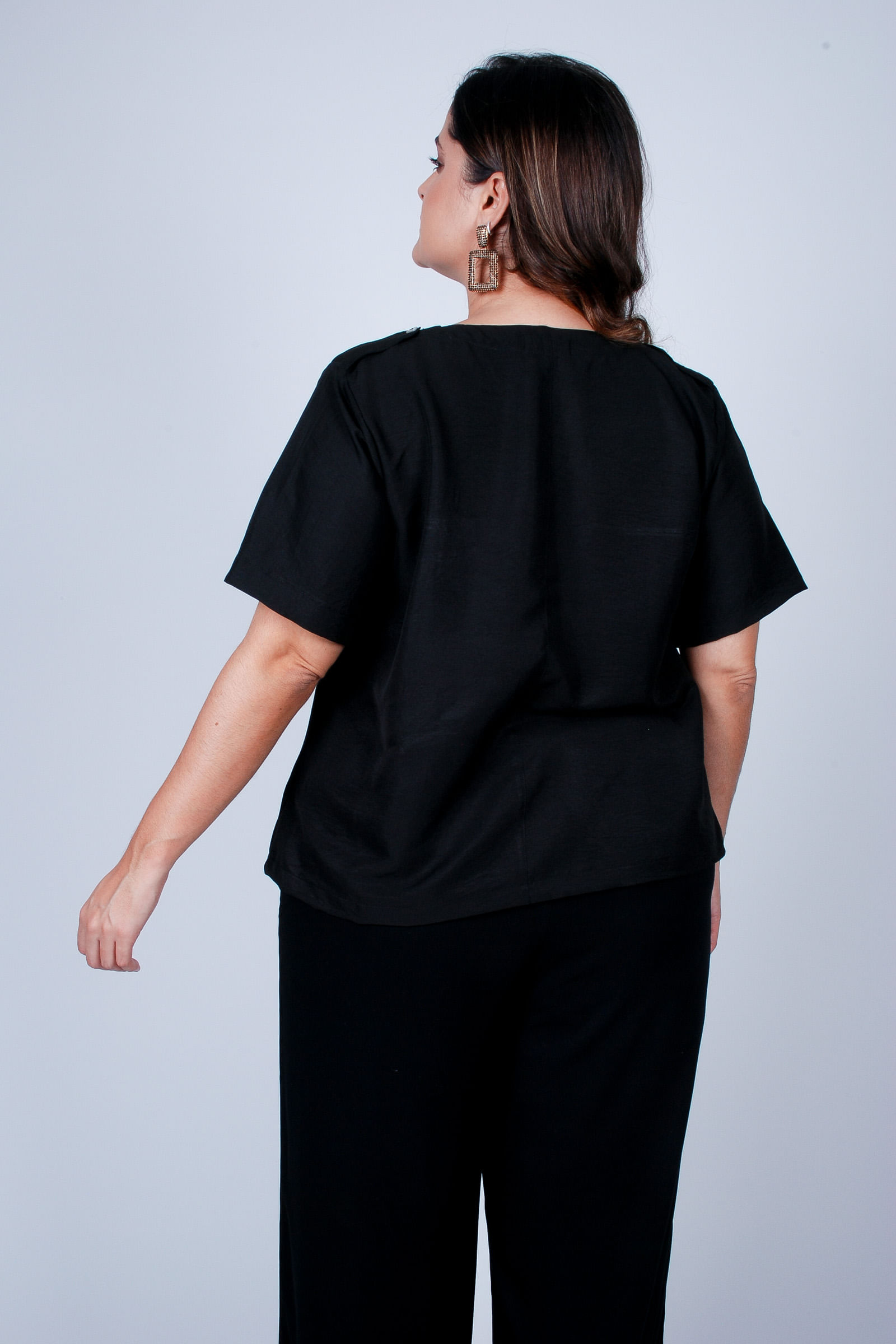 BLUSA-MANGA-CURTA-COM-MARTINGALES-PLUS-SIZE_0026_4