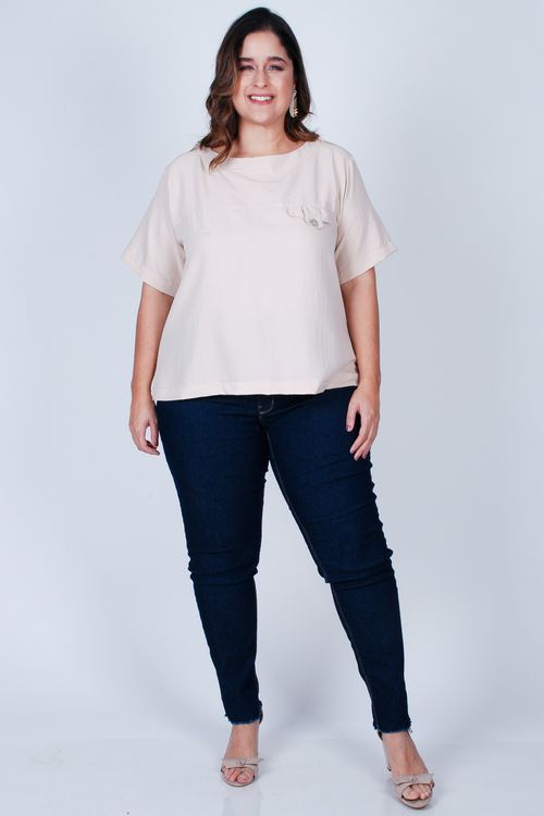 Blusa manga curta com martingales plus size bege