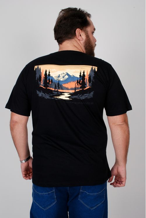 Camiseta com estampa mountains plus size preto