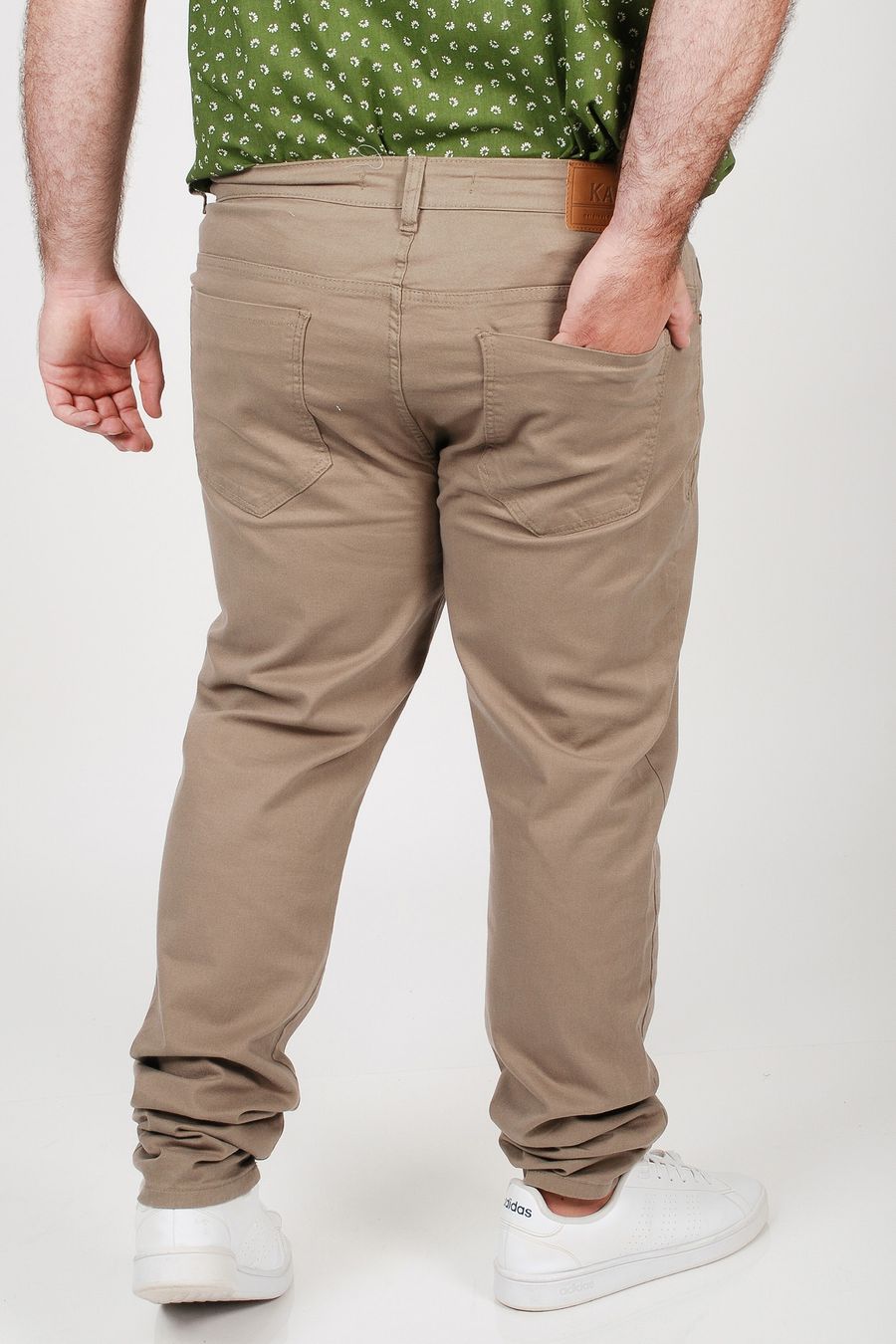 Calça skinny sarja plus size kaki