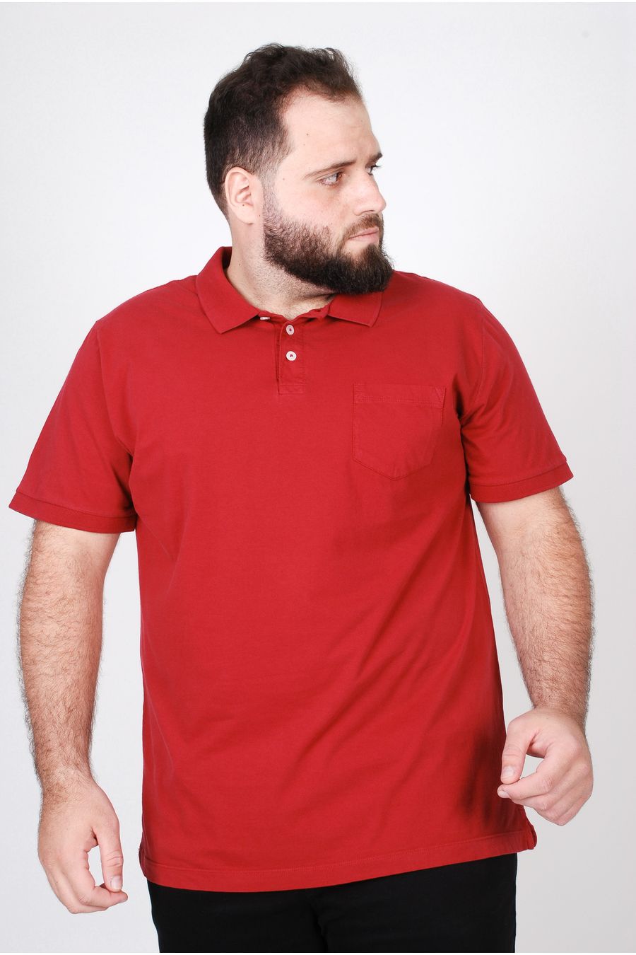 Camisa polo lisa básica com bolso plus size vinho