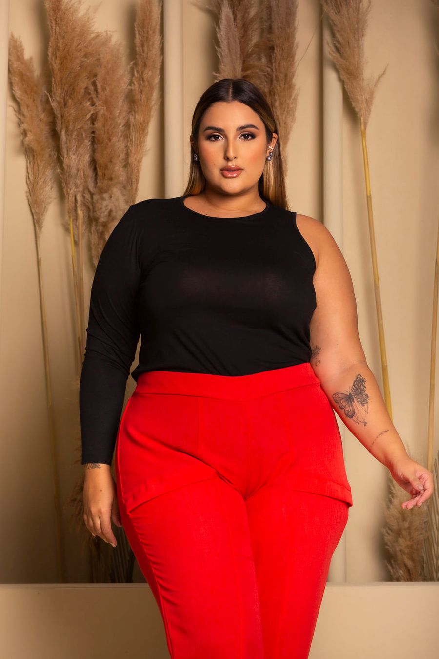Blusa Uma Manga Black Plus Size