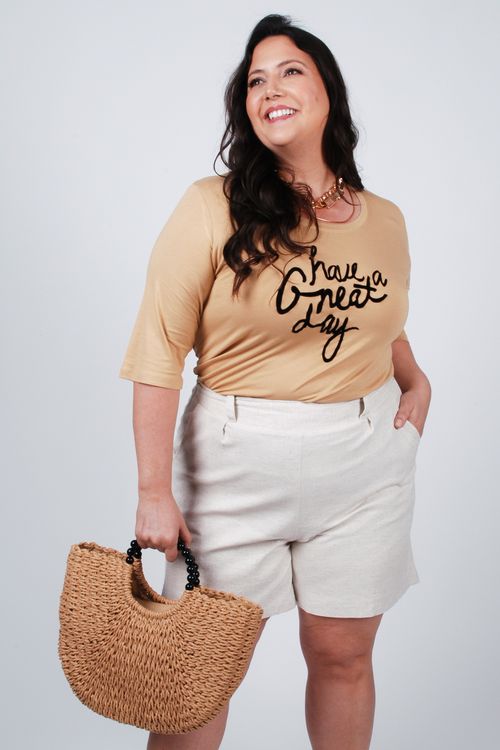 Blusa manga com estampa plus size bege