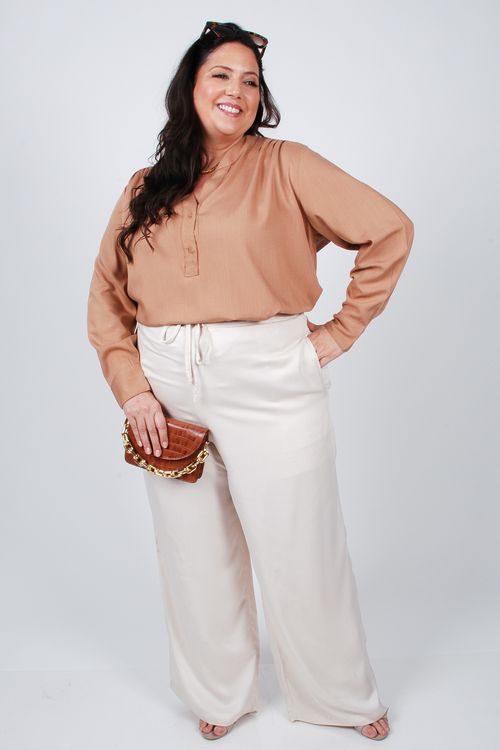 Blusa gola  padre  plus size caramelo
