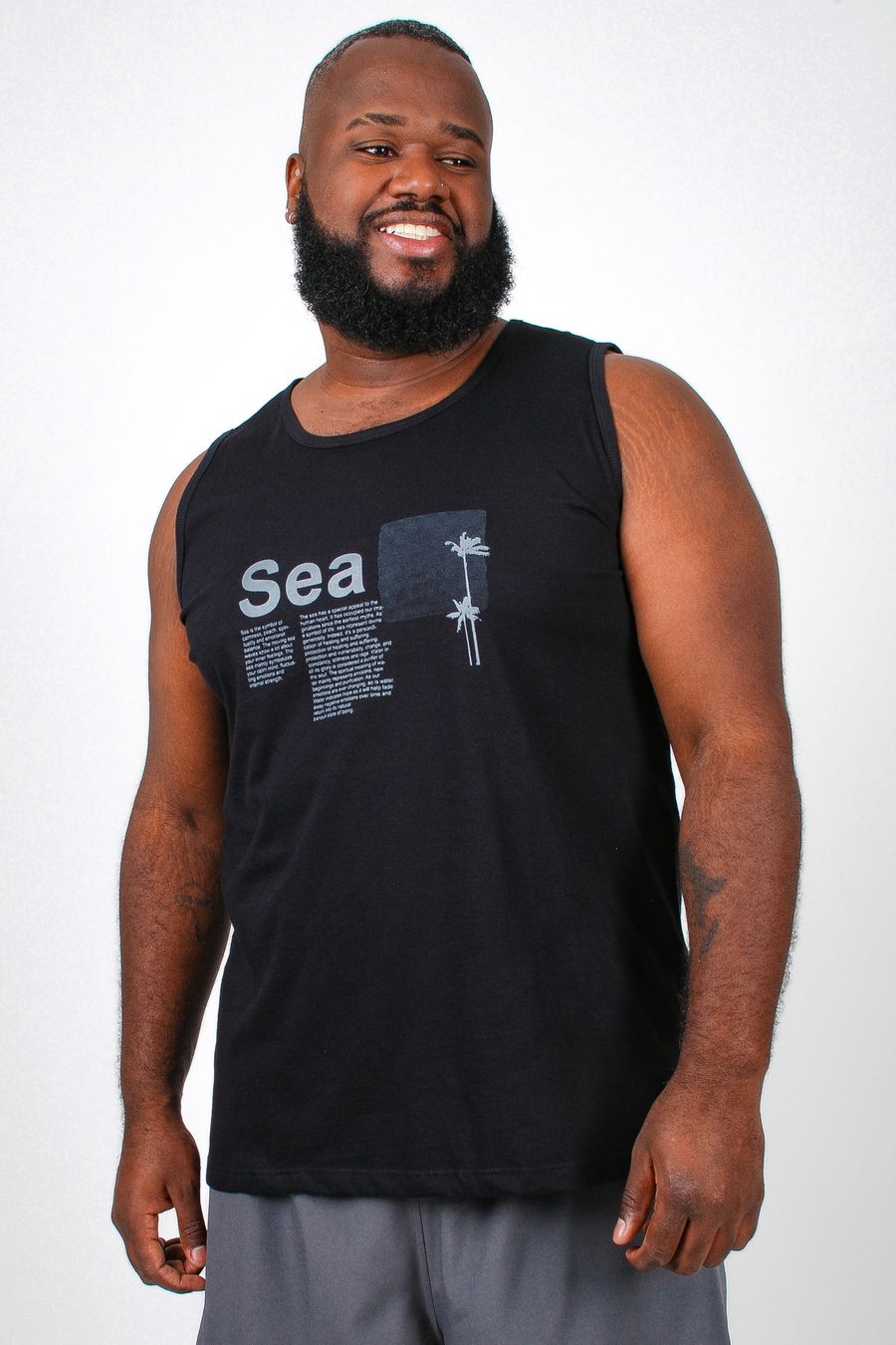 Regata com estampa sea plus size preto