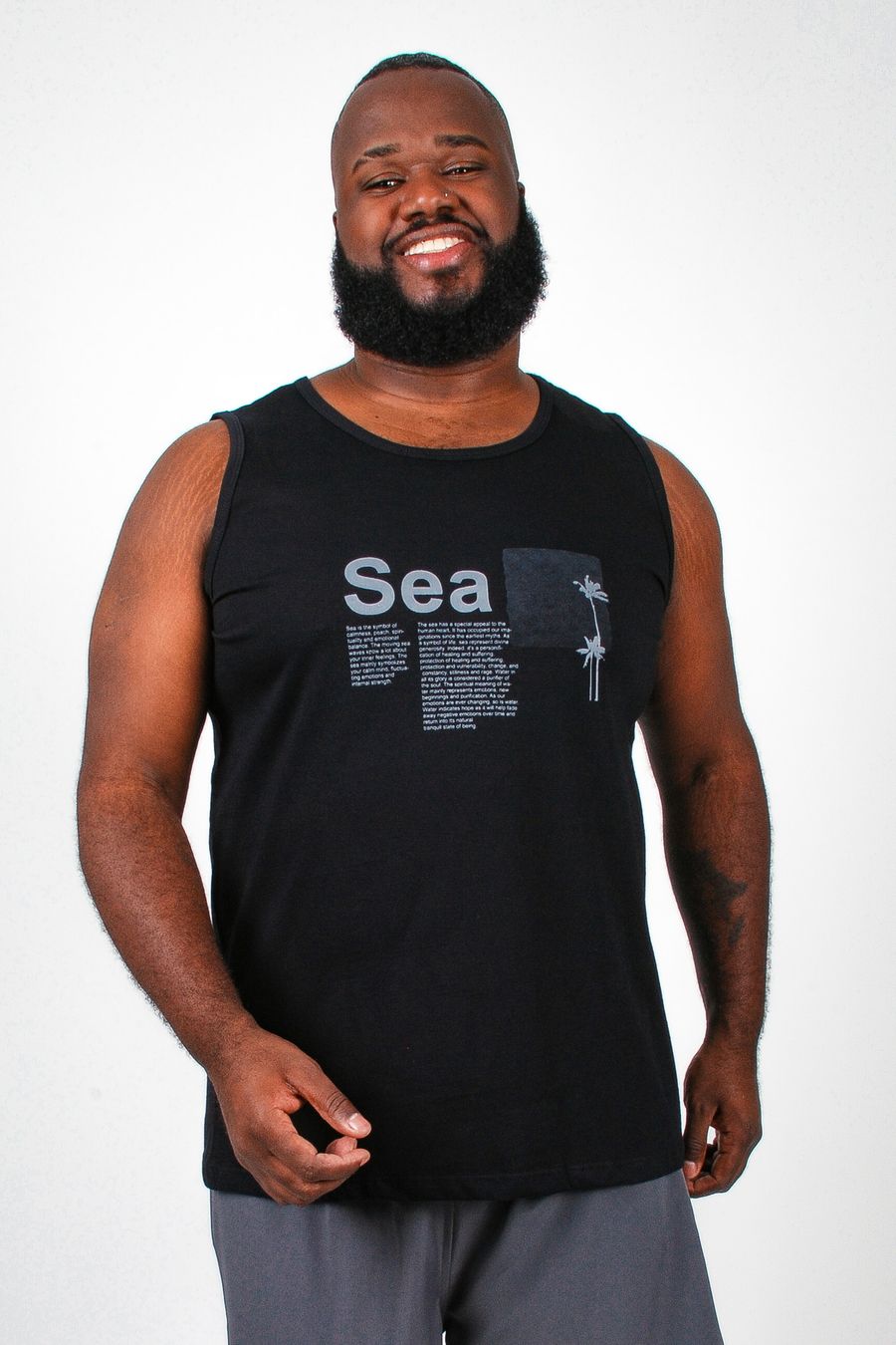 Regata com estampa sea plus size preto