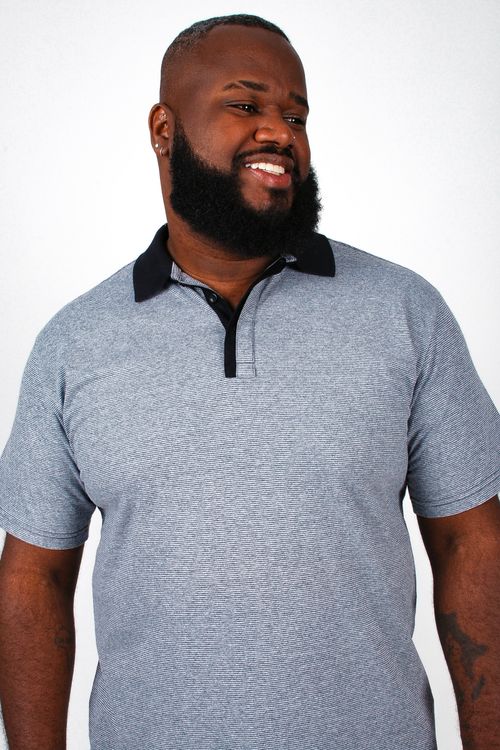 camiseta polo listrada plus size cinza