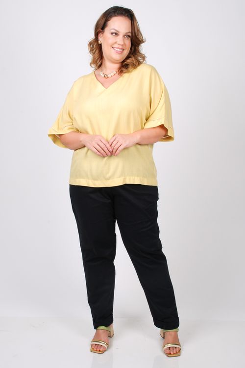 Blusa manga curta com detalhe  plus size amarelo