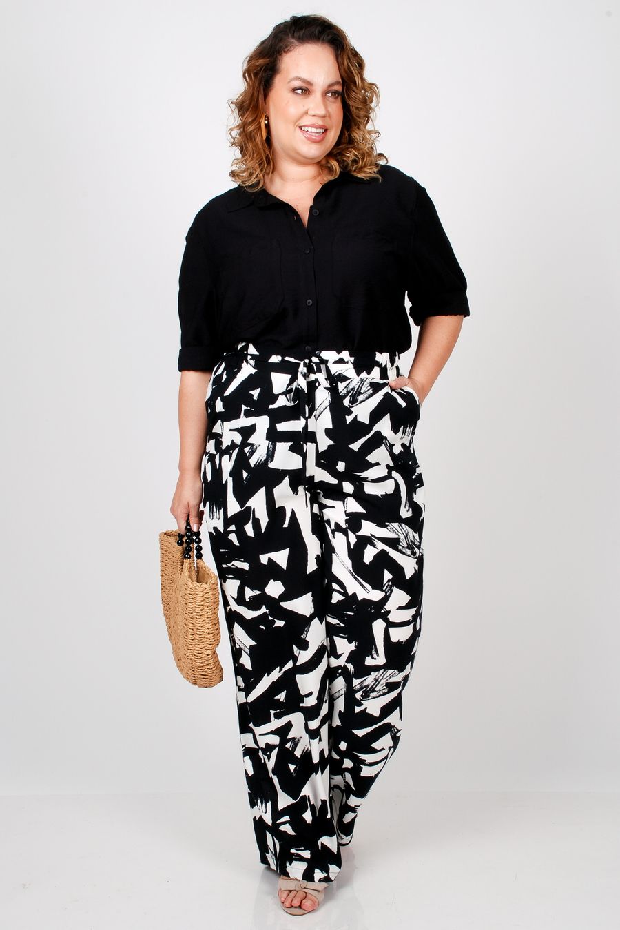 Camisa feminina em viscose plus size preto