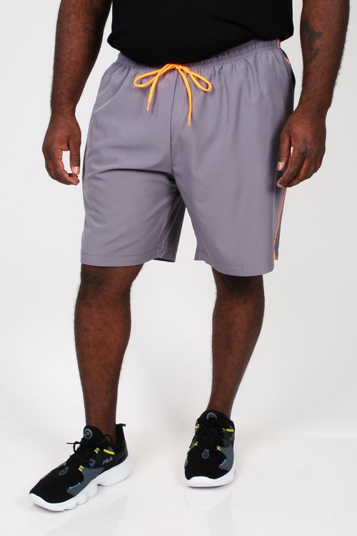 Bermuda com detalhe lateral plus size cinza chumbo