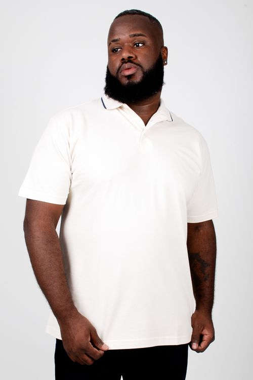 Camiseta polo  com friso na gola plus size bege