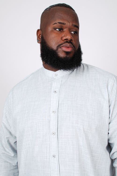 Camisa manga longa com gola padre plus size cinza